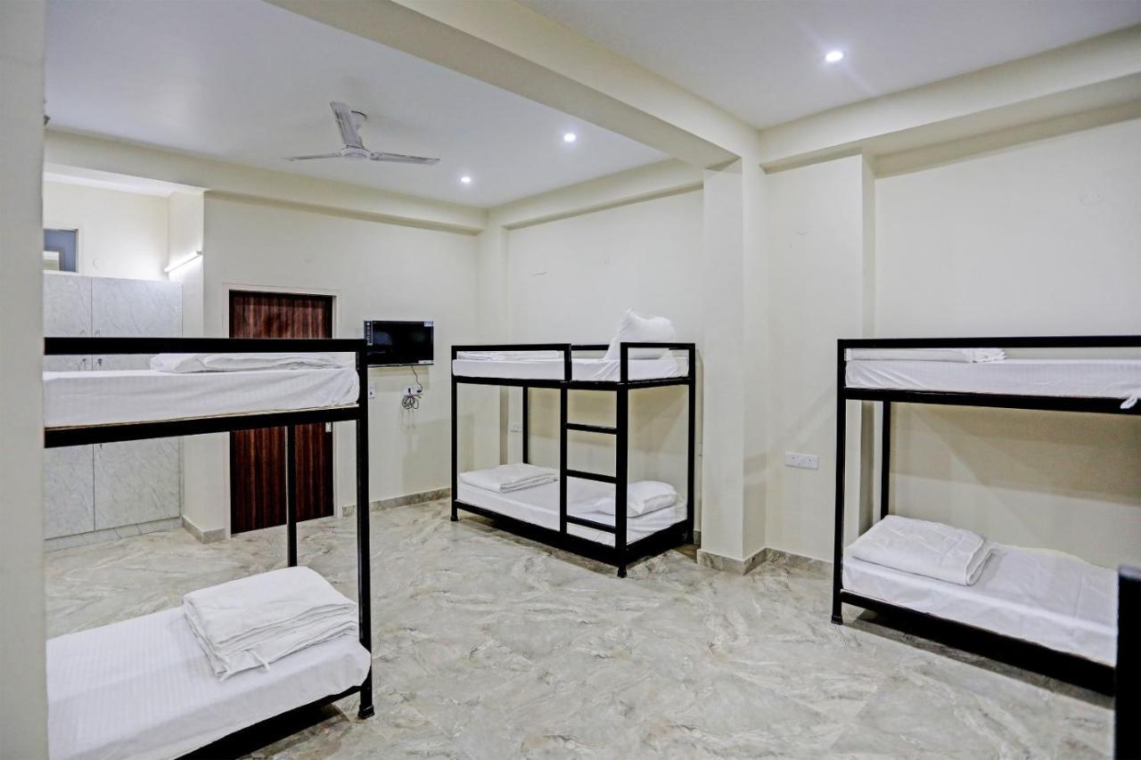 Hostel S B Inn-Near New Delhi Train Station Exterior photo