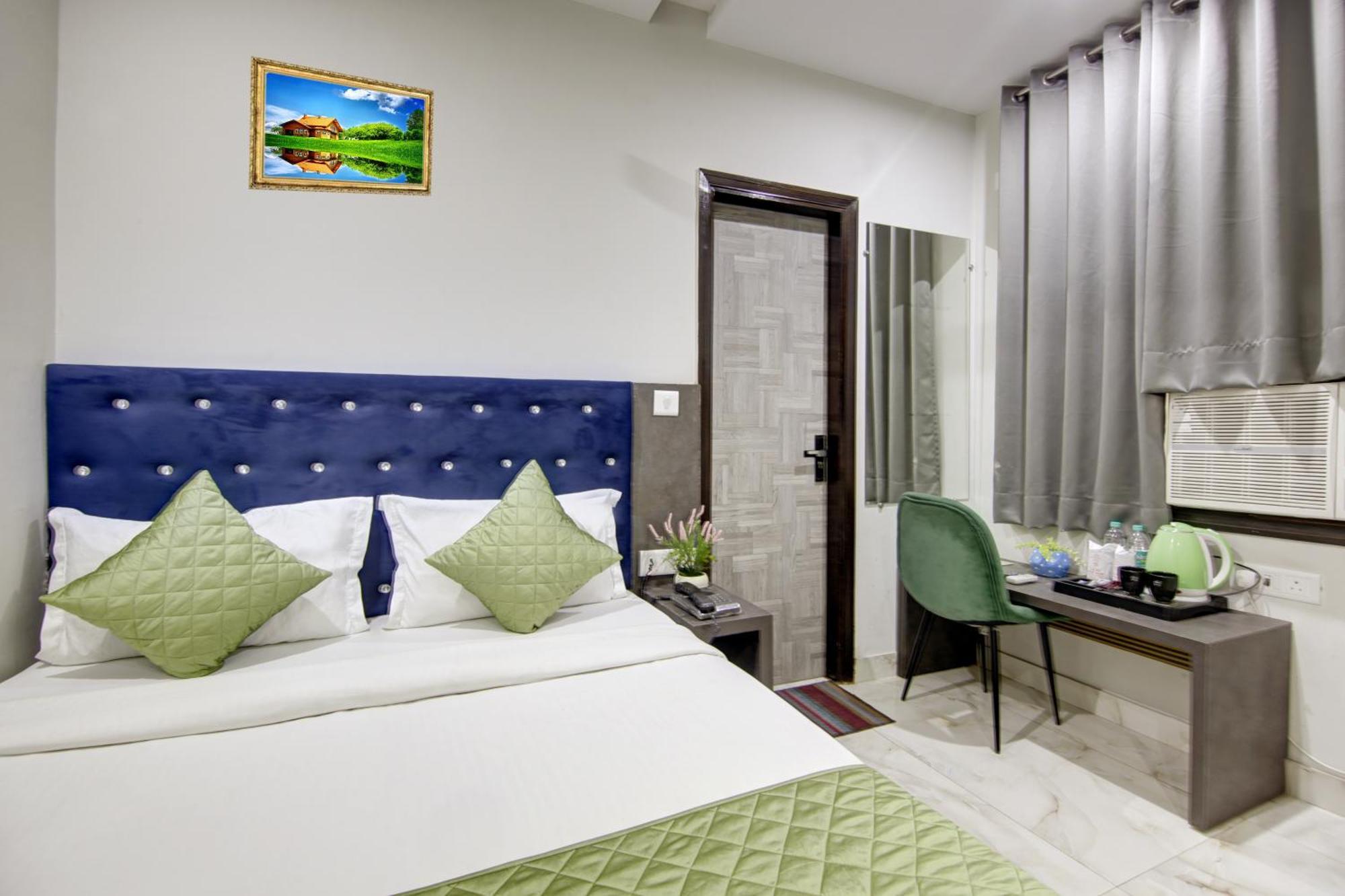 Hostel S B Inn-Near New Delhi Train Station Exterior photo