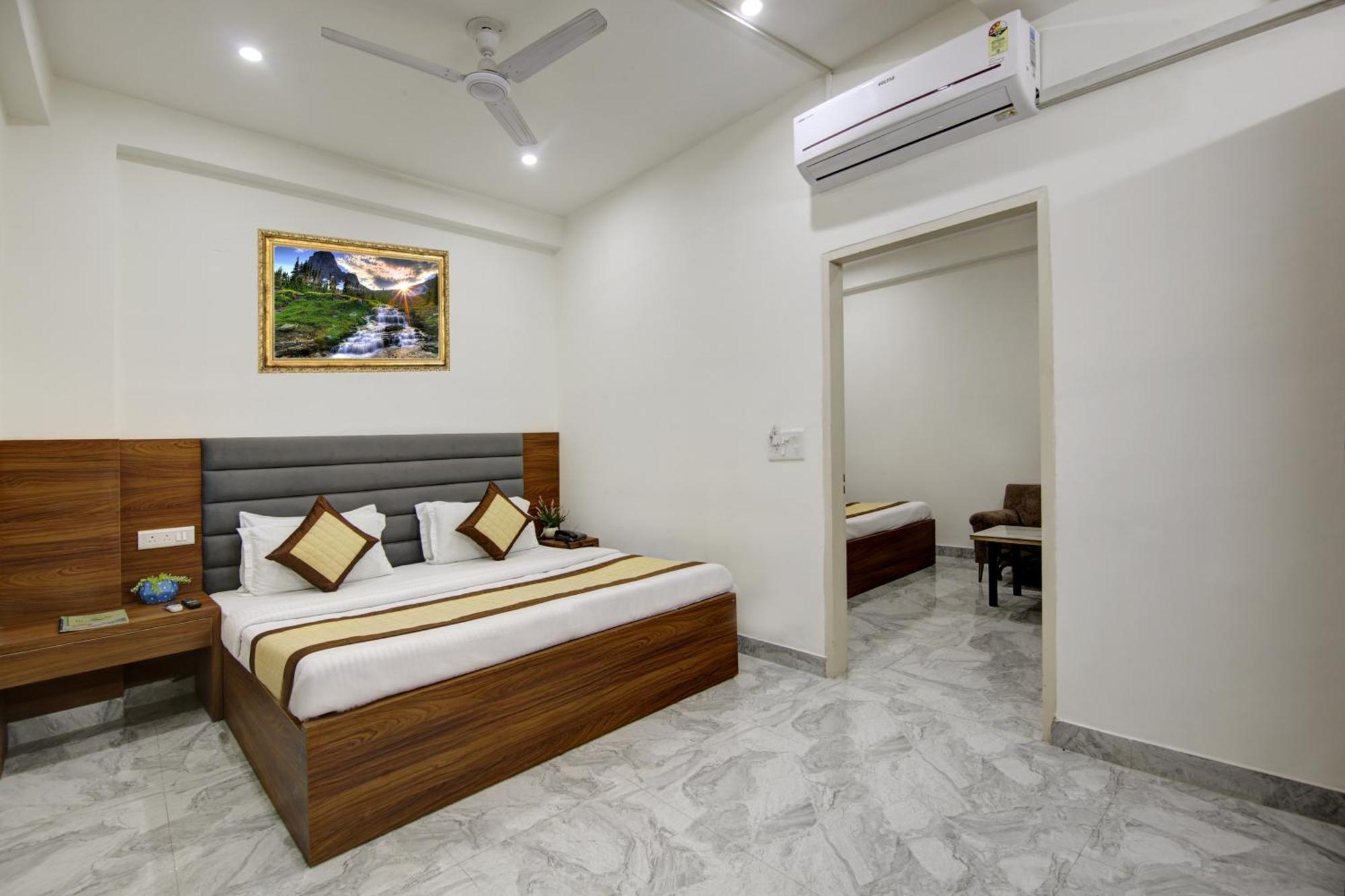 Hostel S B Inn-Near New Delhi Train Station Exterior photo