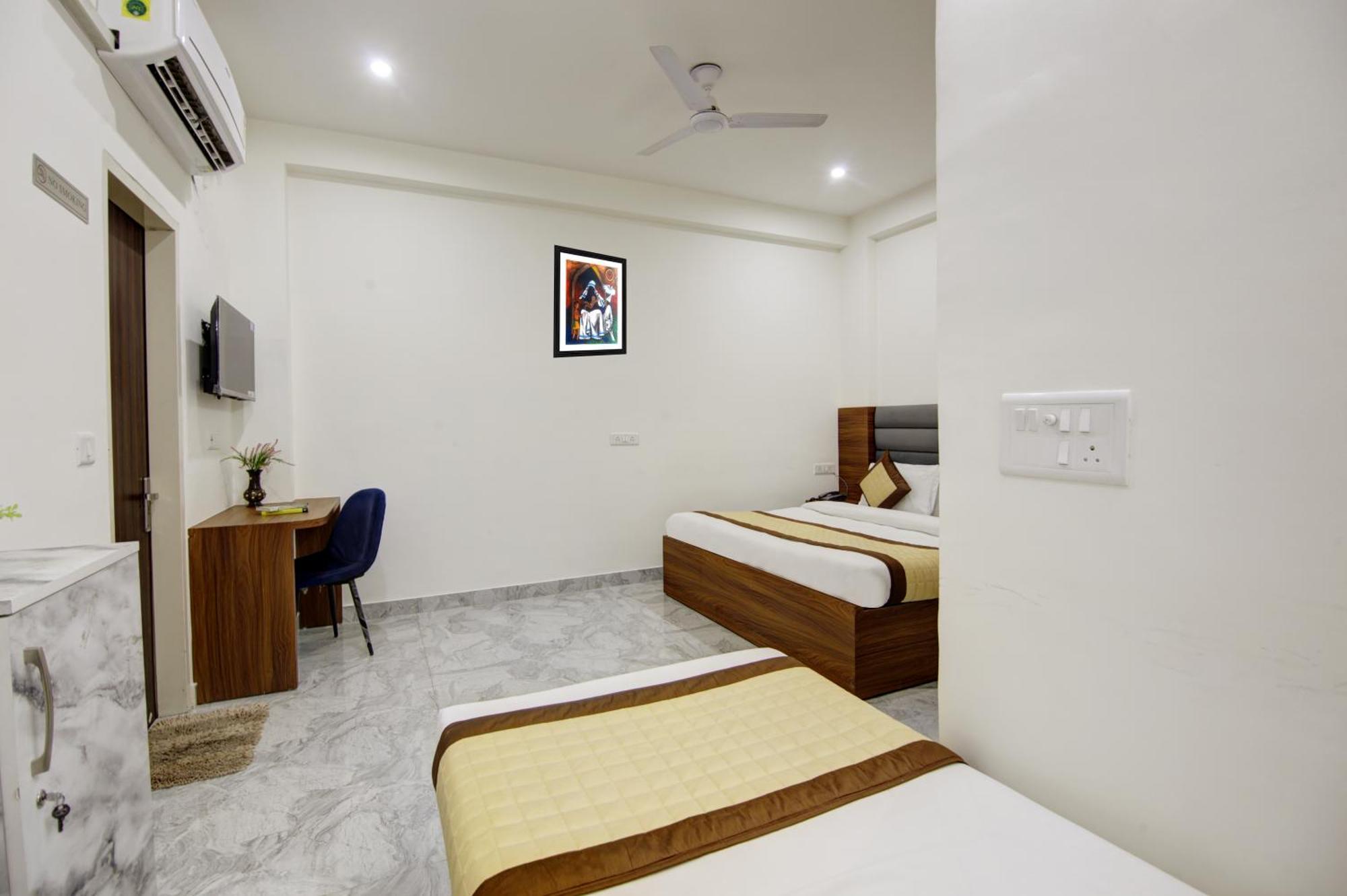 Hostel S B Inn-Near New Delhi Train Station Exterior photo
